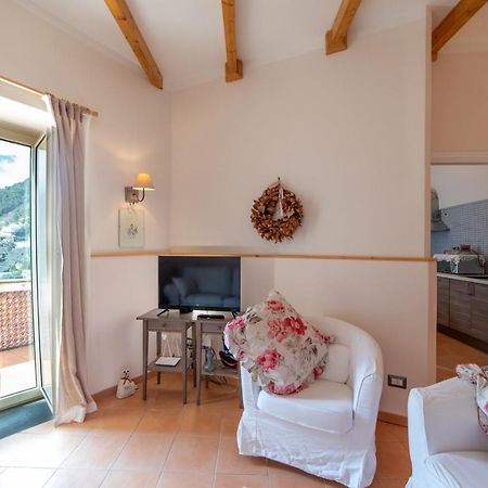 Donna Carmela Apartment Scala Luaran gambar