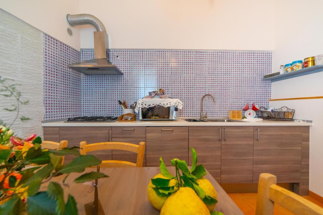 Donna Carmela Apartment Scala Luaran gambar